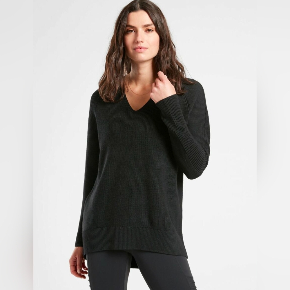 ATHLETA Women's Black Hanover Ribbed V-Neck Sweater